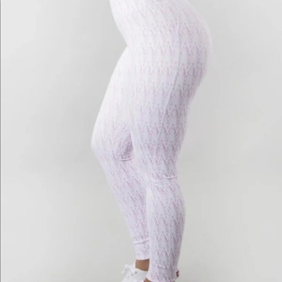 ✨SOLD on M£r€@ri✨ Buffbunny Oasis Leggings - Picture 3 of 3